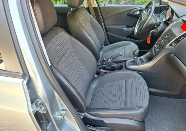 OPEL Astra 1.4 T Edition 150