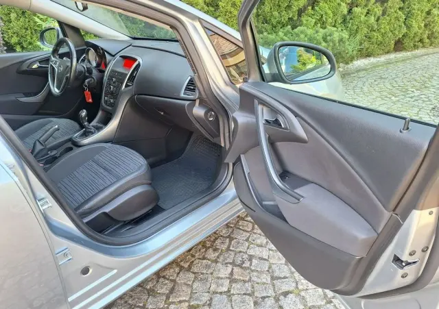 OPEL Astra 1.4 T Edition 150