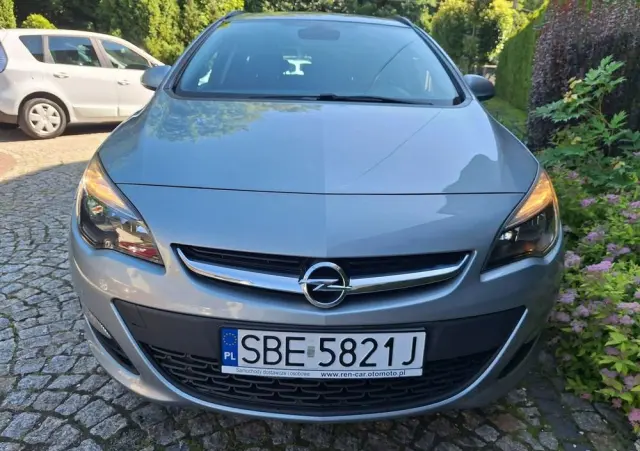 OPEL Astra 1.4 T Edition 150