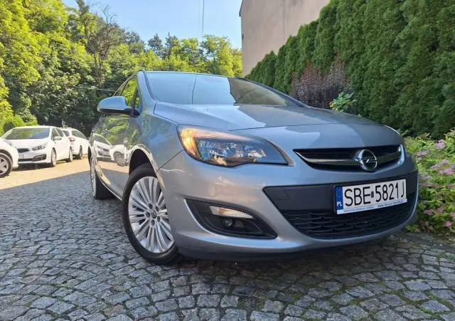 OPEL Astra 1.4 T Edition 150