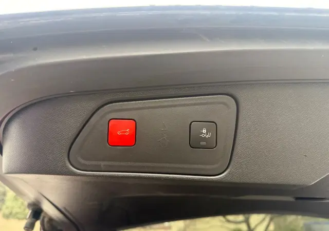 PEUGEOT 3008 1.6 PureTech Hybrid PHEV Active Pack S&S EAT8