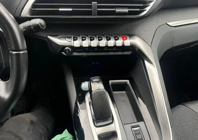 PEUGEOT 3008 1.6 PureTech Hybrid PHEV Active Pack S&S EAT8