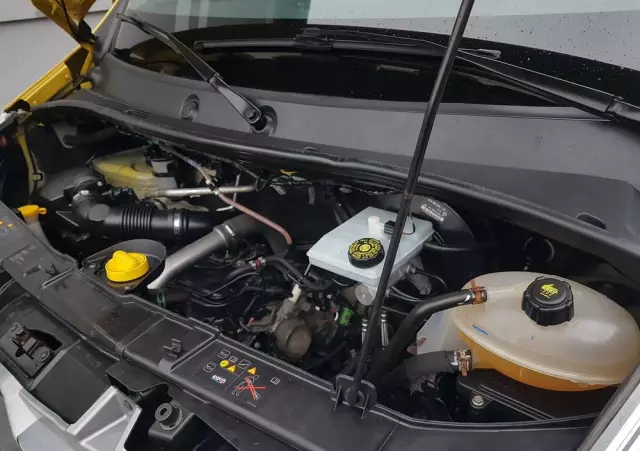 RENAULT MASTER KONTENER 8EP 4,21x2,23x2,22 KLIMA MANUAL KRAJOWY 6-BIEGÓW 