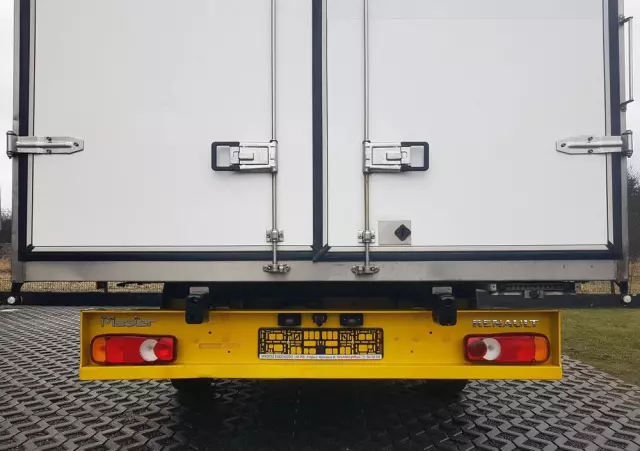 RENAULT MASTER KONTENER 8EP 4,21x2,23x2,22 KLIMA MANUAL KRAJOWY 6-BIEGÓW 