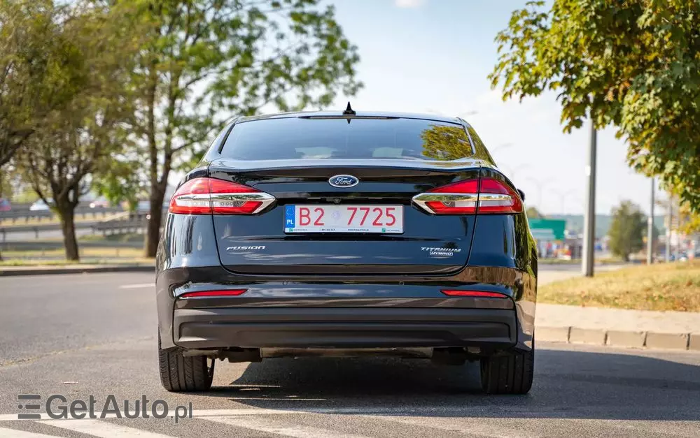 FORD Mondeo 2.0 Hybrid Titanium