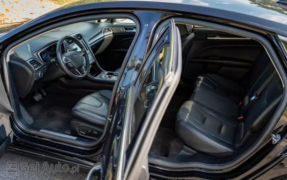 FORD Mondeo 2.0 Hybrid Titanium