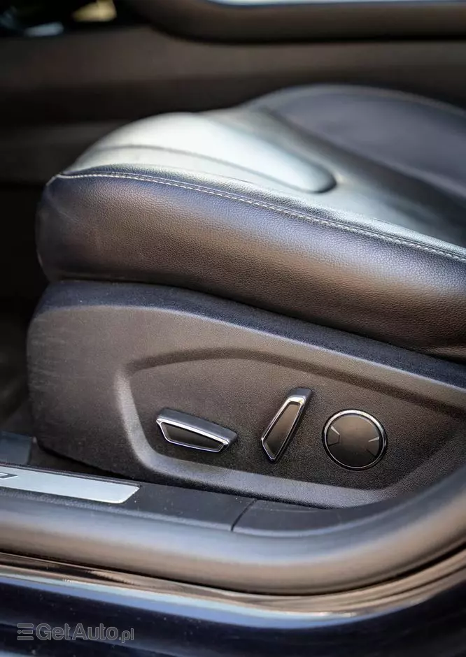 FORD Mondeo 2.0 Hybrid Titanium