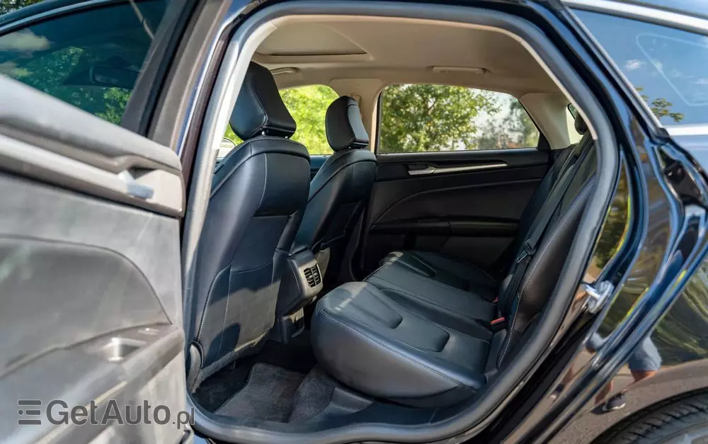 FORD Mondeo 2.0 Hybrid Titanium