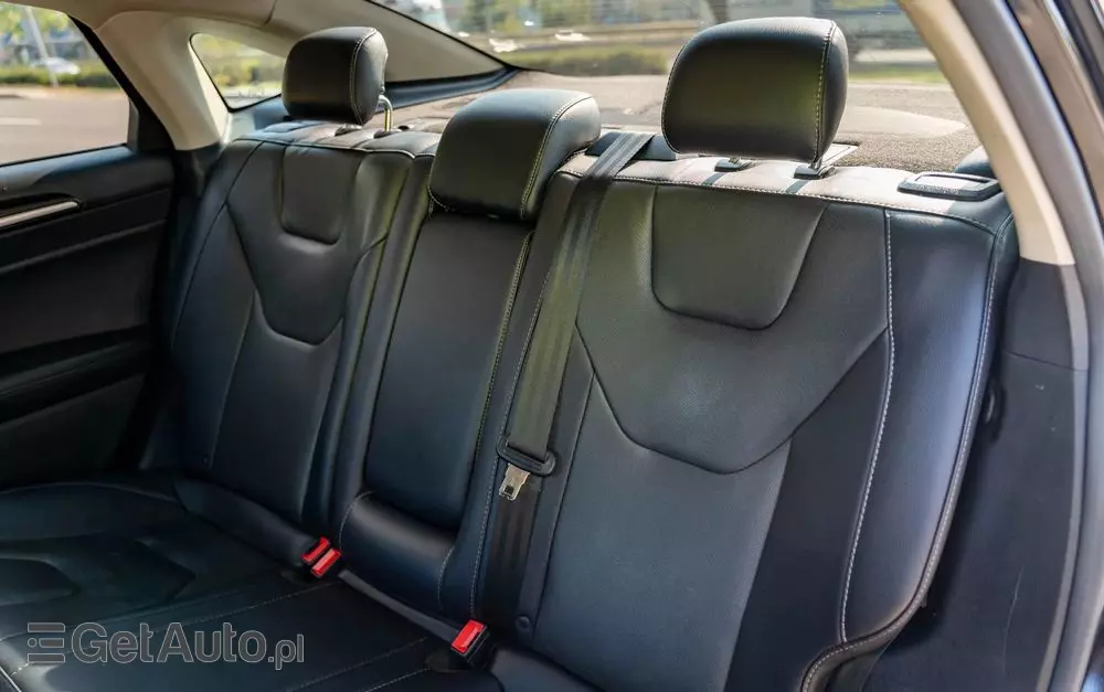 FORD Mondeo 2.0 Hybrid Titanium