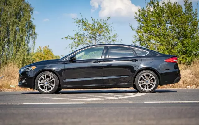 FORD Mondeo 2.0 Hybrid Titanium