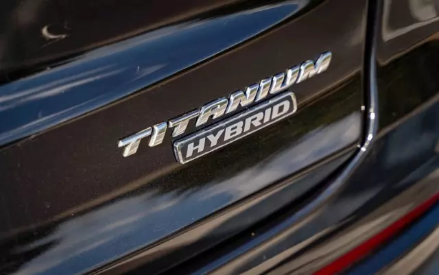 FORD Mondeo 2.0 Hybrid Titanium