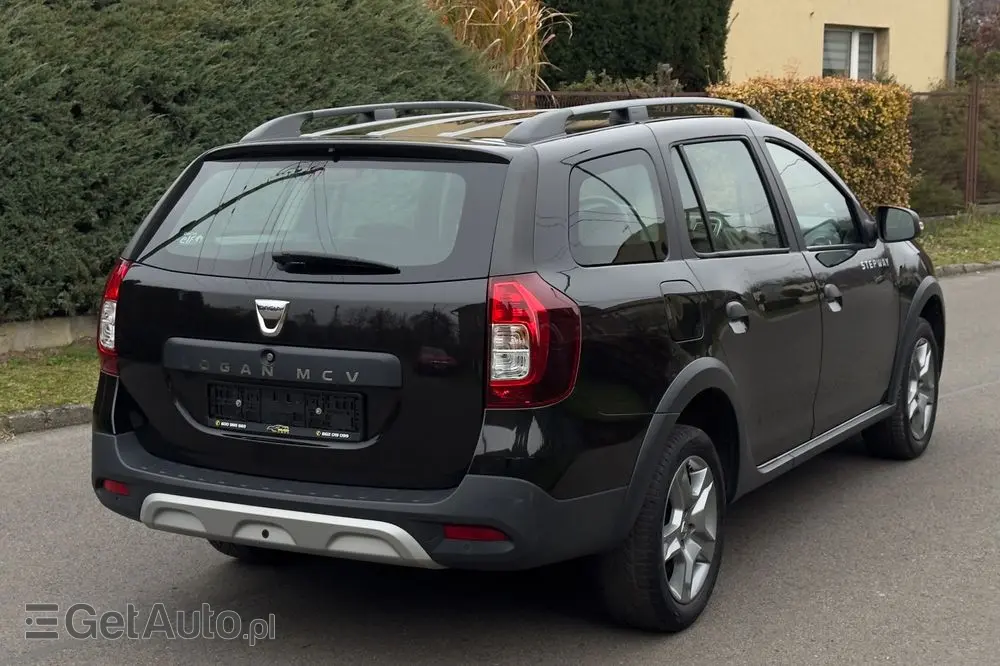 DACIA Logan TCe 90 S&S Stepway Celebration