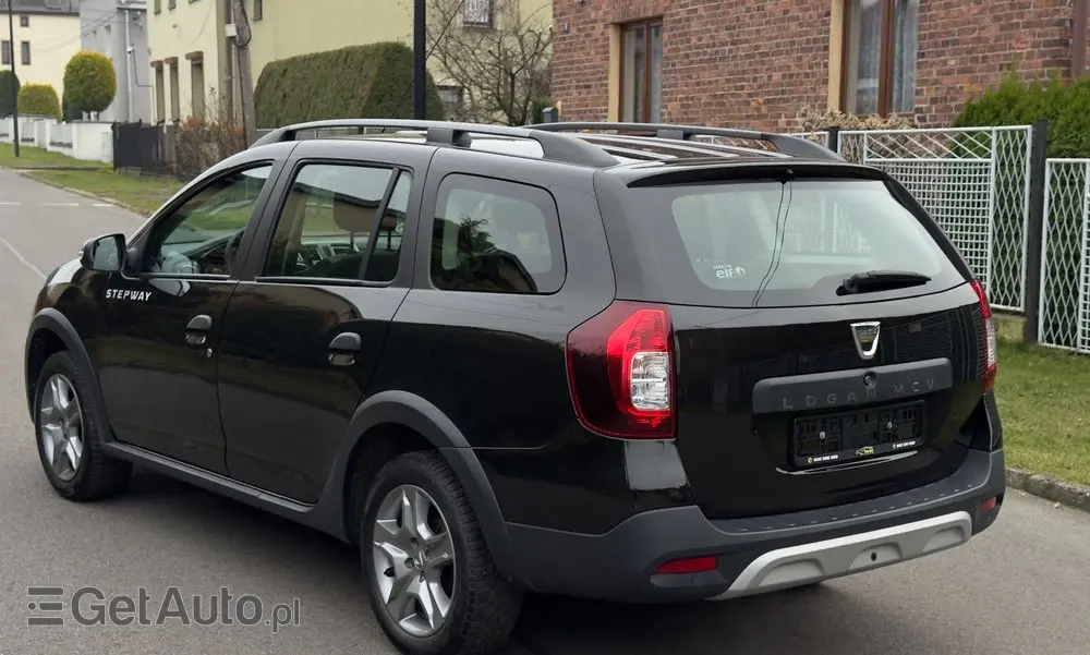 DACIA Logan TCe 90 S&S Stepway Celebration