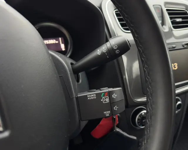 DACIA Logan TCe 90 S&S Stepway Celebration