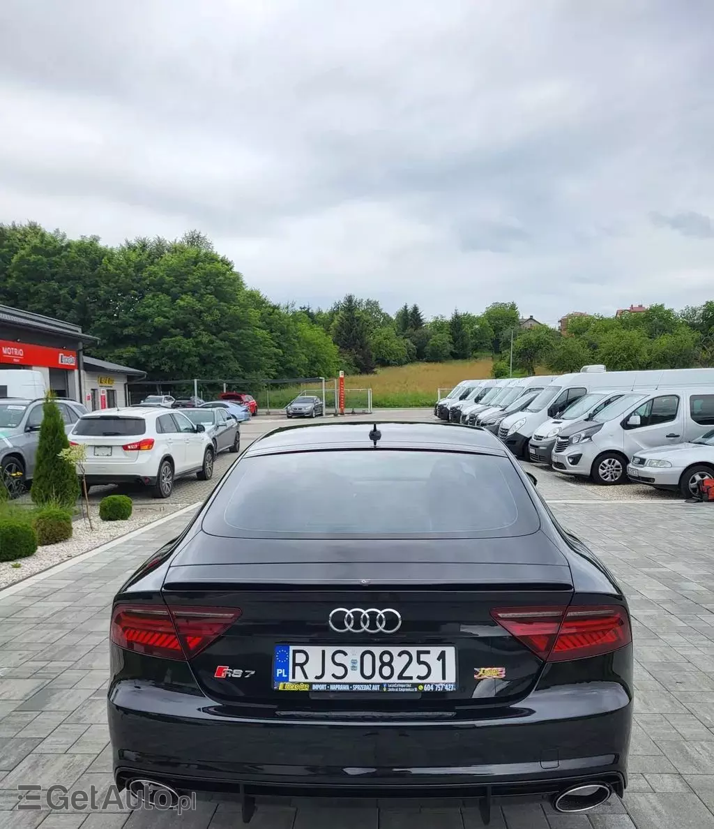 AUDI S7 