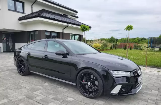 AUDI S7 