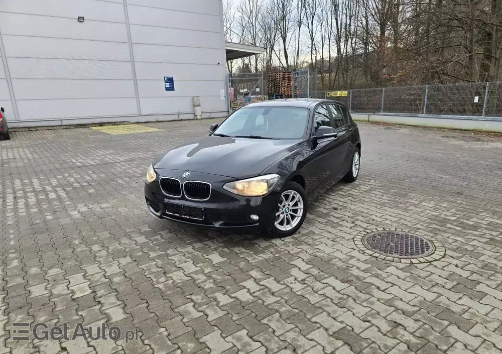 BMW Seria 1 118d Sport Line
