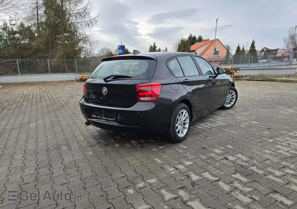 BMW Seria 1 118d Sport Line