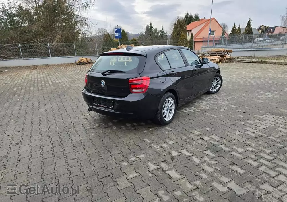 BMW Seria 1 118d Sport Line