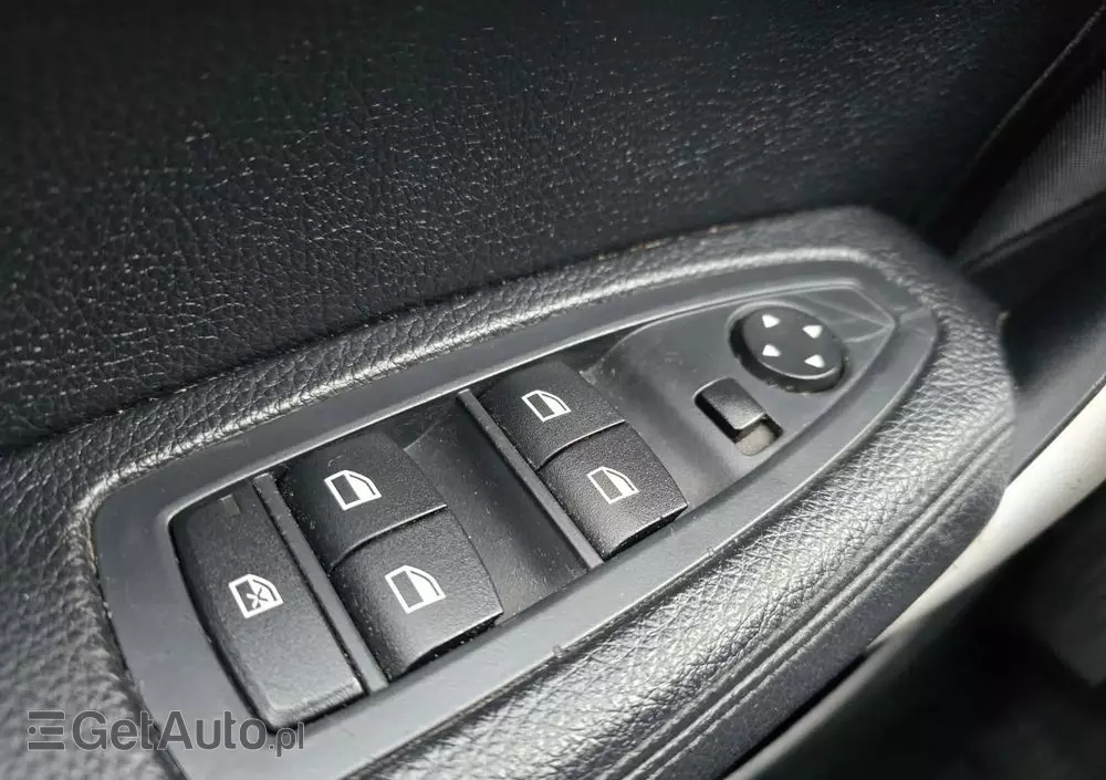 BMW Seria 1 118d Sport Line