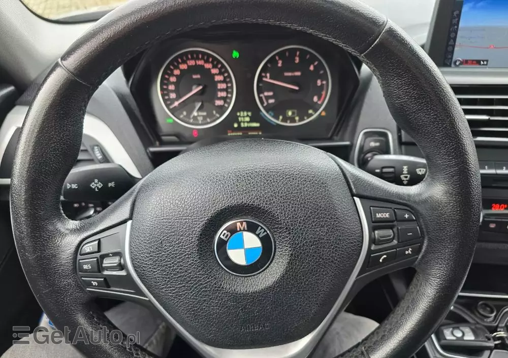 BMW Seria 1 118d Sport Line