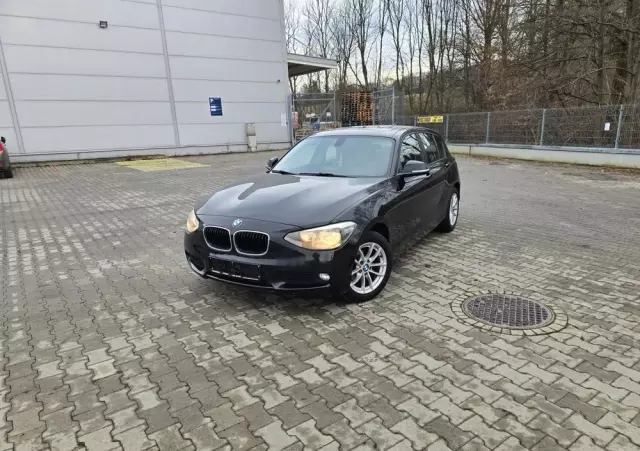 BMW Seria 1 118d Sport Line