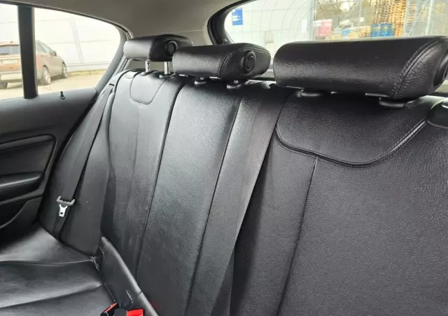 BMW Seria 1 118d Sport Line