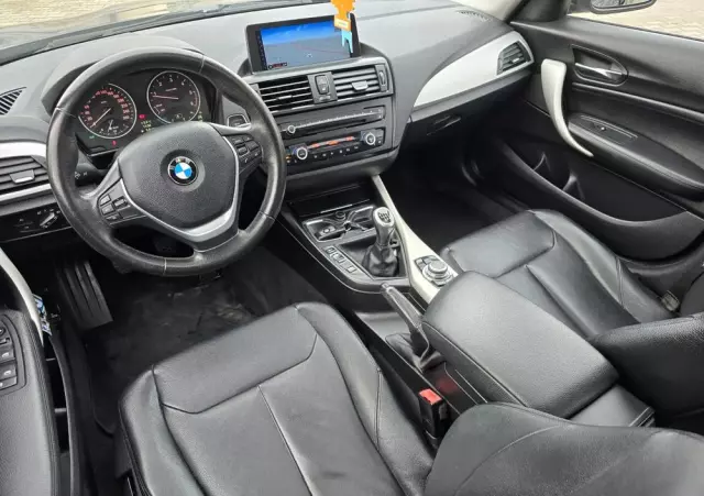 BMW Seria 1 118d Sport Line