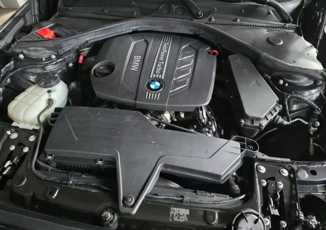 BMW Seria 1 118d Sport Line