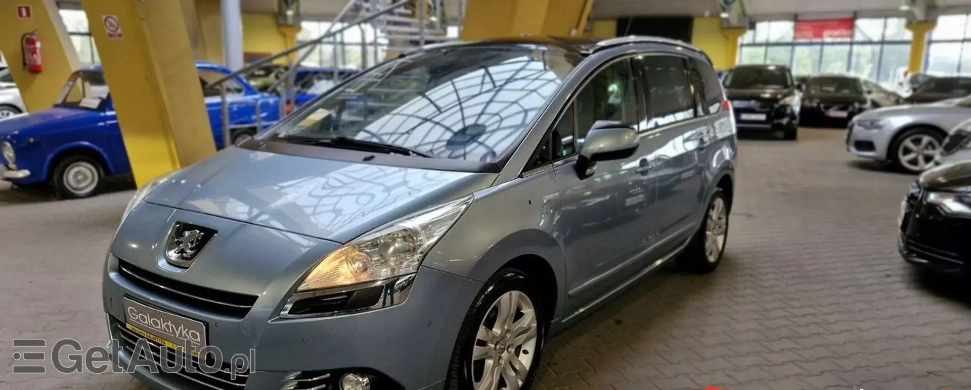 PEUGEOT 5008 