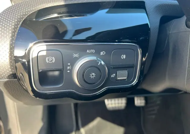 MERCEDES-BENZ CLA 250 e 8G-DCT Edition AMG Line