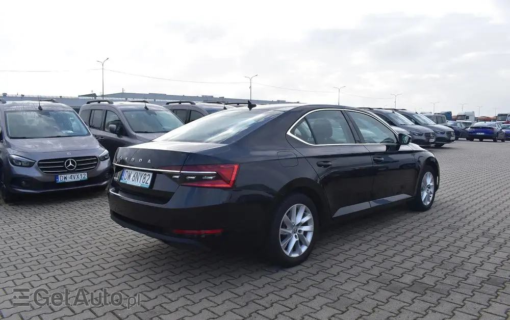 SKODA Superb 2.0 TDI SCR Ambition DSG
