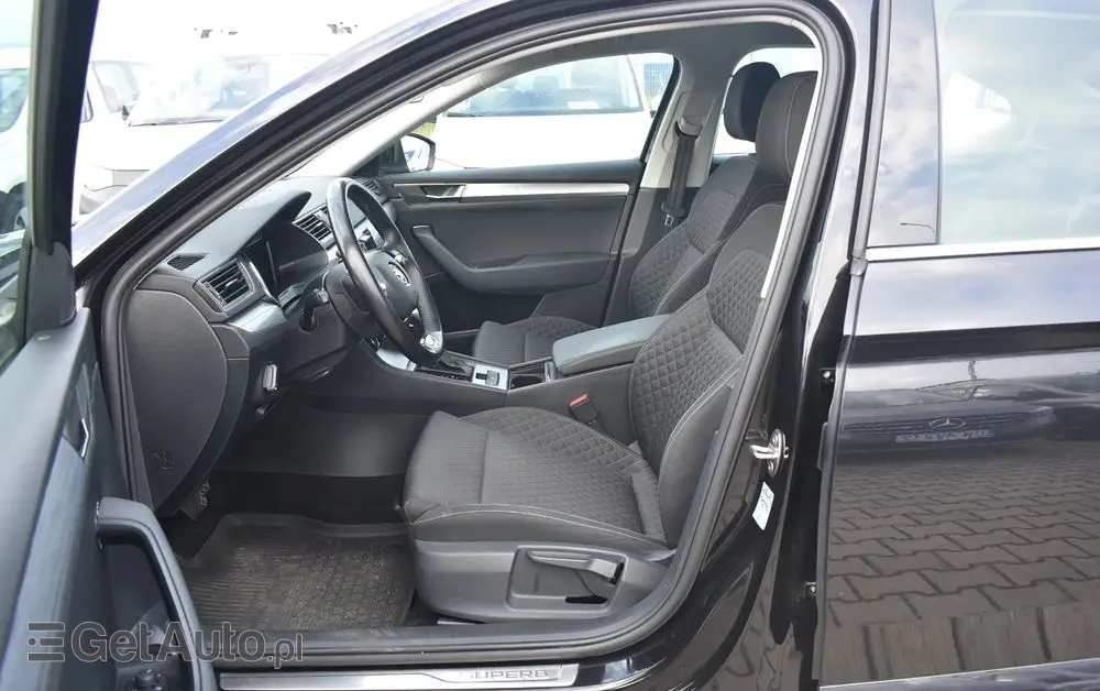 SKODA Superb 2.0 TDI SCR Ambition DSG