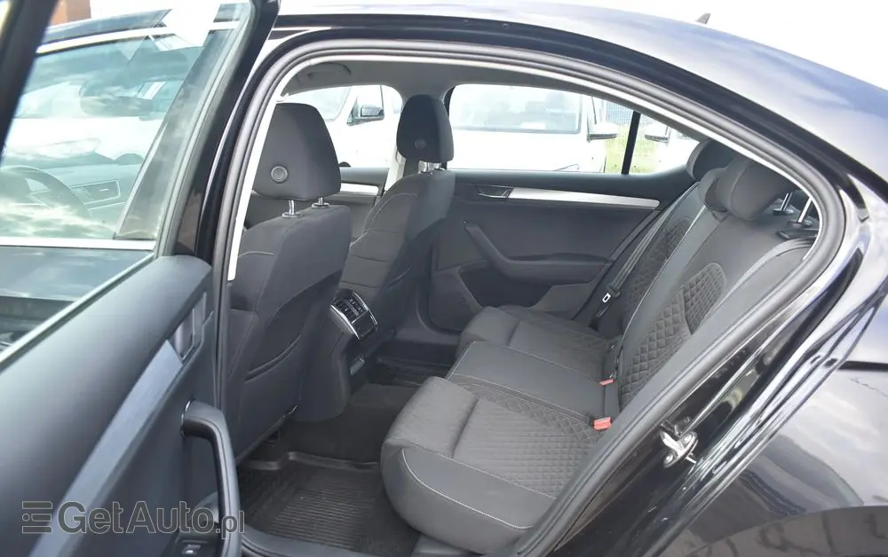 SKODA Superb 2.0 TDI SCR Ambition DSG