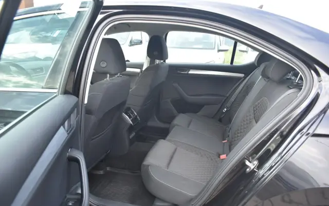 SKODA Superb 2.0 TDI SCR Ambition DSG