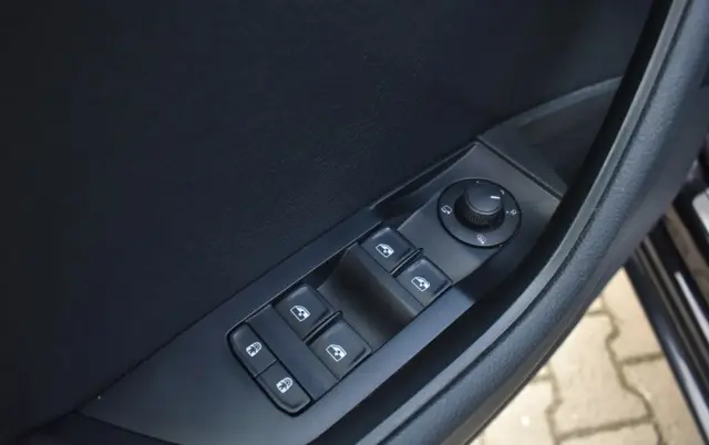 SKODA Superb 2.0 TDI SCR Ambition DSG