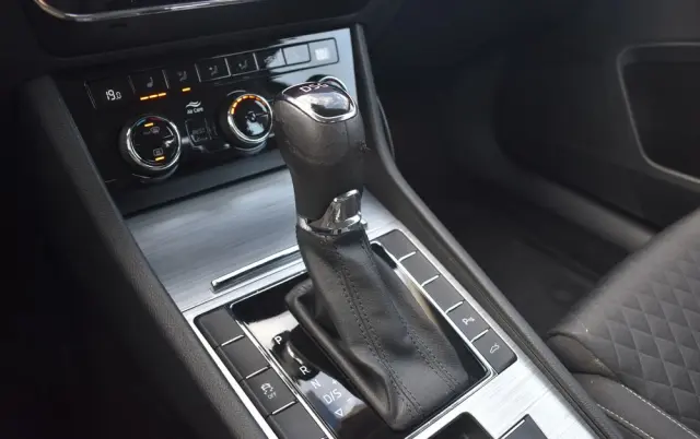 SKODA Superb 2.0 TDI SCR Ambition DSG