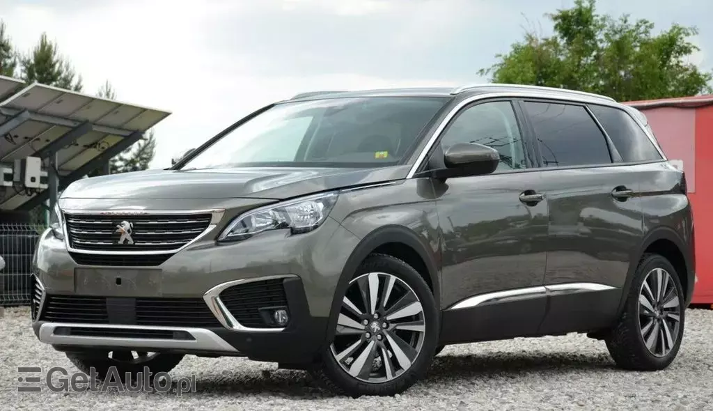 PEUGEOT 5008 