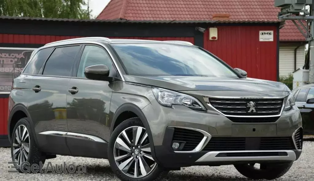 PEUGEOT 5008 