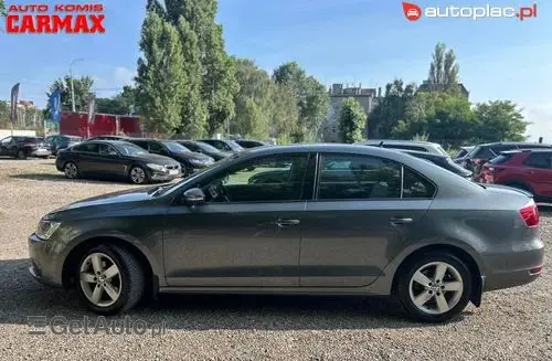 VOLKSWAGEN Jetta 