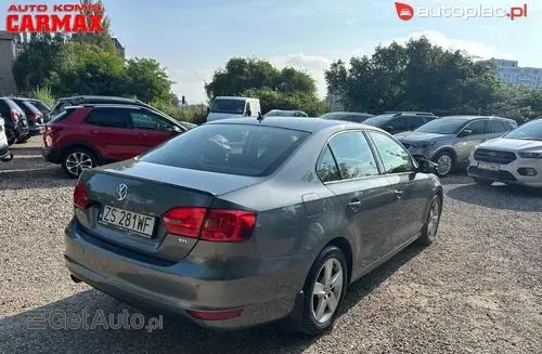 VOLKSWAGEN Jetta 