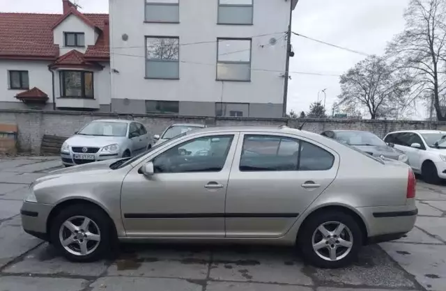 SKODA Octavia 