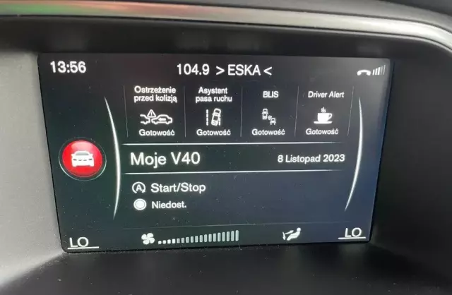VOLVO V40 