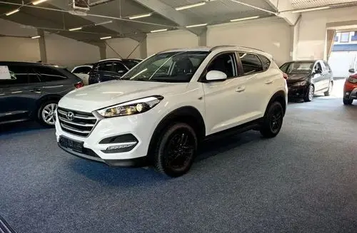 HYUNDAI Tucson 