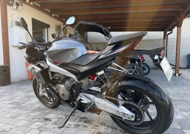 APRILIA Tuono 