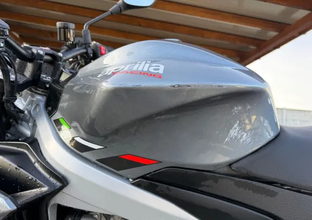 APRILIA Tuono 