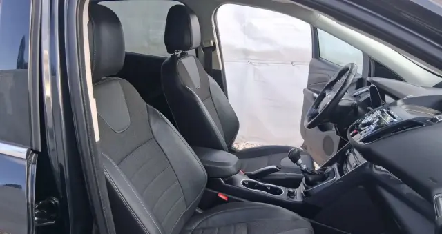 FORD Kuga 2.0 TDCi 4WD Titanium