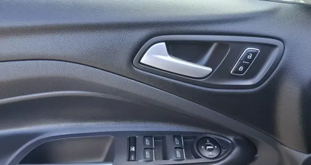 FORD Kuga 2.0 TDCi 4WD Titanium