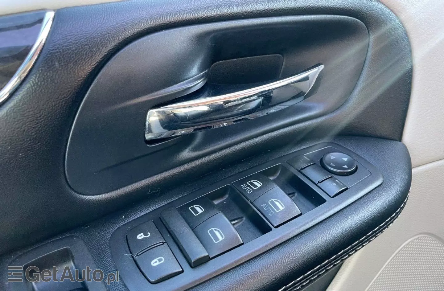 CHRYSLER Town & Country 