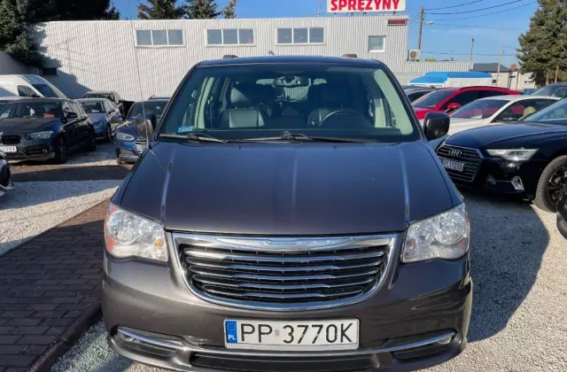CHRYSLER Town & Country 